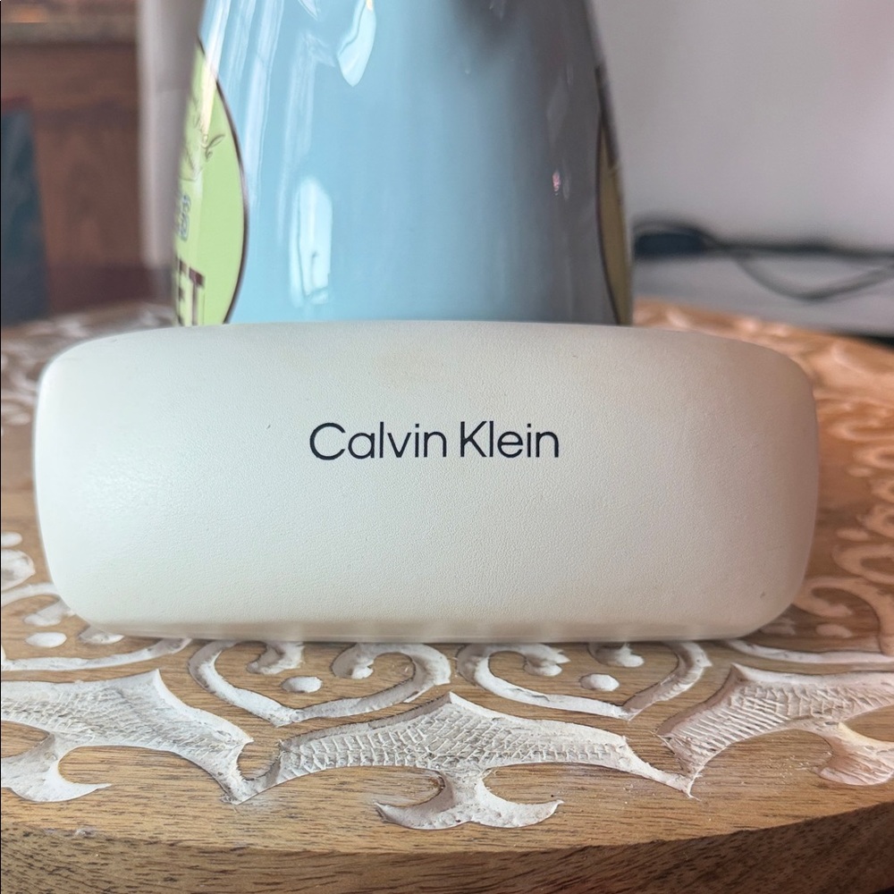 👓Calvin Klein Hard Glasses Case in White & Black w/Velvet Interior, EUC, Clean!